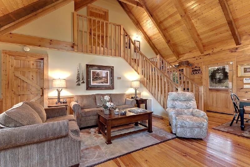 #Gatlinburgcabins, #Pigeonforgecabins, sitting area